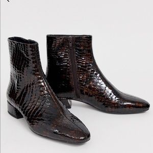 Vagabond Joyce flat ankle boots in brown leather